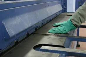 picture cnc guillotine cutting